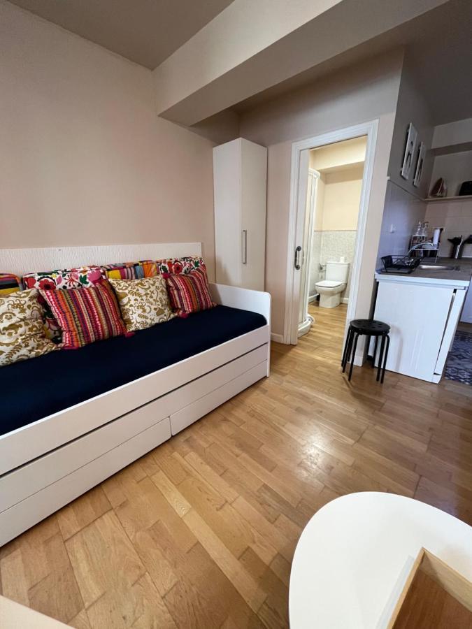 Apartment Sebrenu 1 *